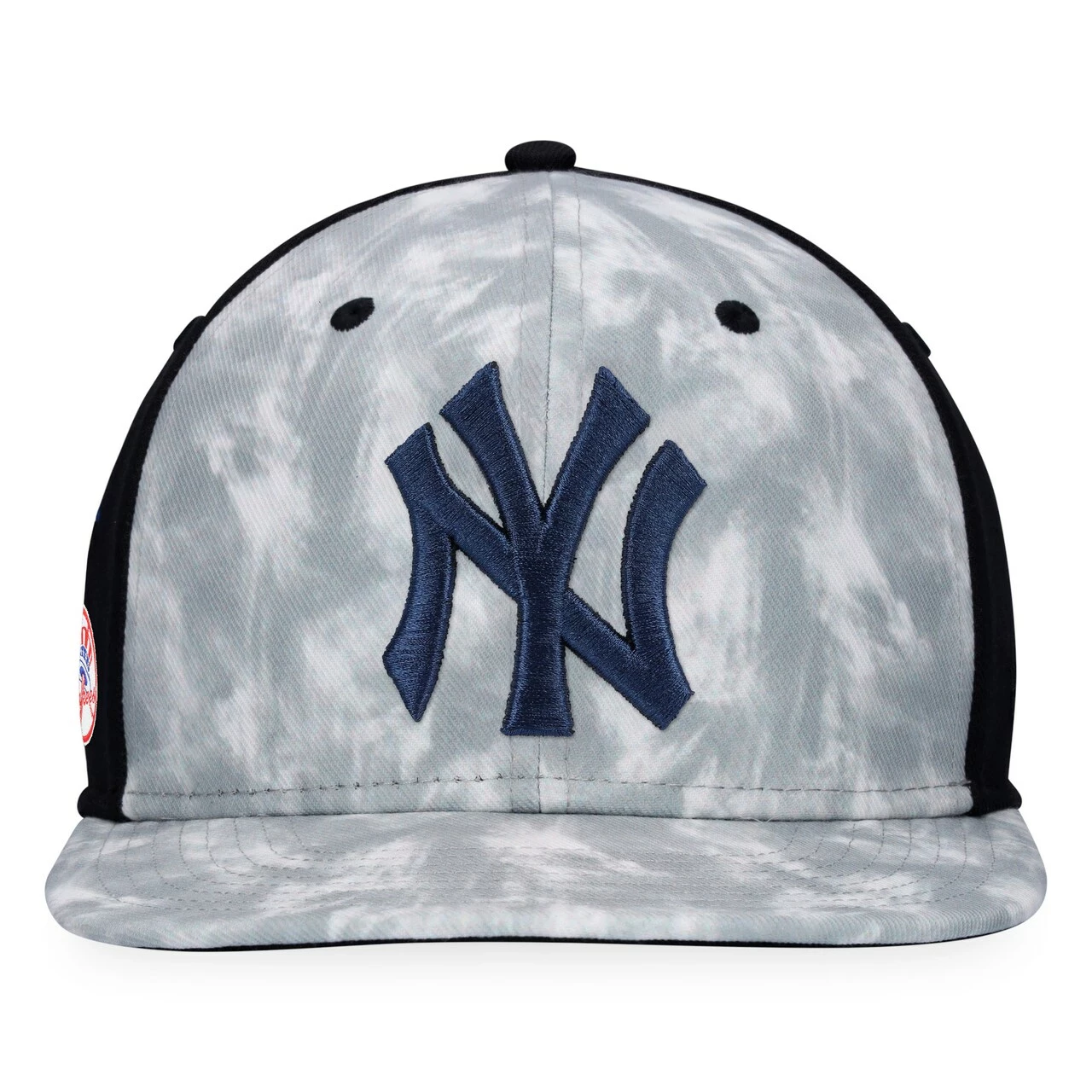 Men's New York Yankees Majestic Gray Smoke Dye Snapback Hat - Image 2