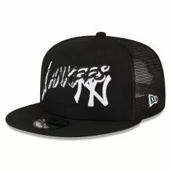 Men's New York Yankees New Era Black Street Trucker 9FIFTY Snapback Hat