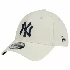 Men's New York Yankees New Era Cream Chrome Team Classic 39THIRTY Flex Hat