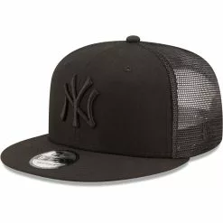 Men's New York Yankees New Era Blackout Trucker 9FIFTY Snapback Hat