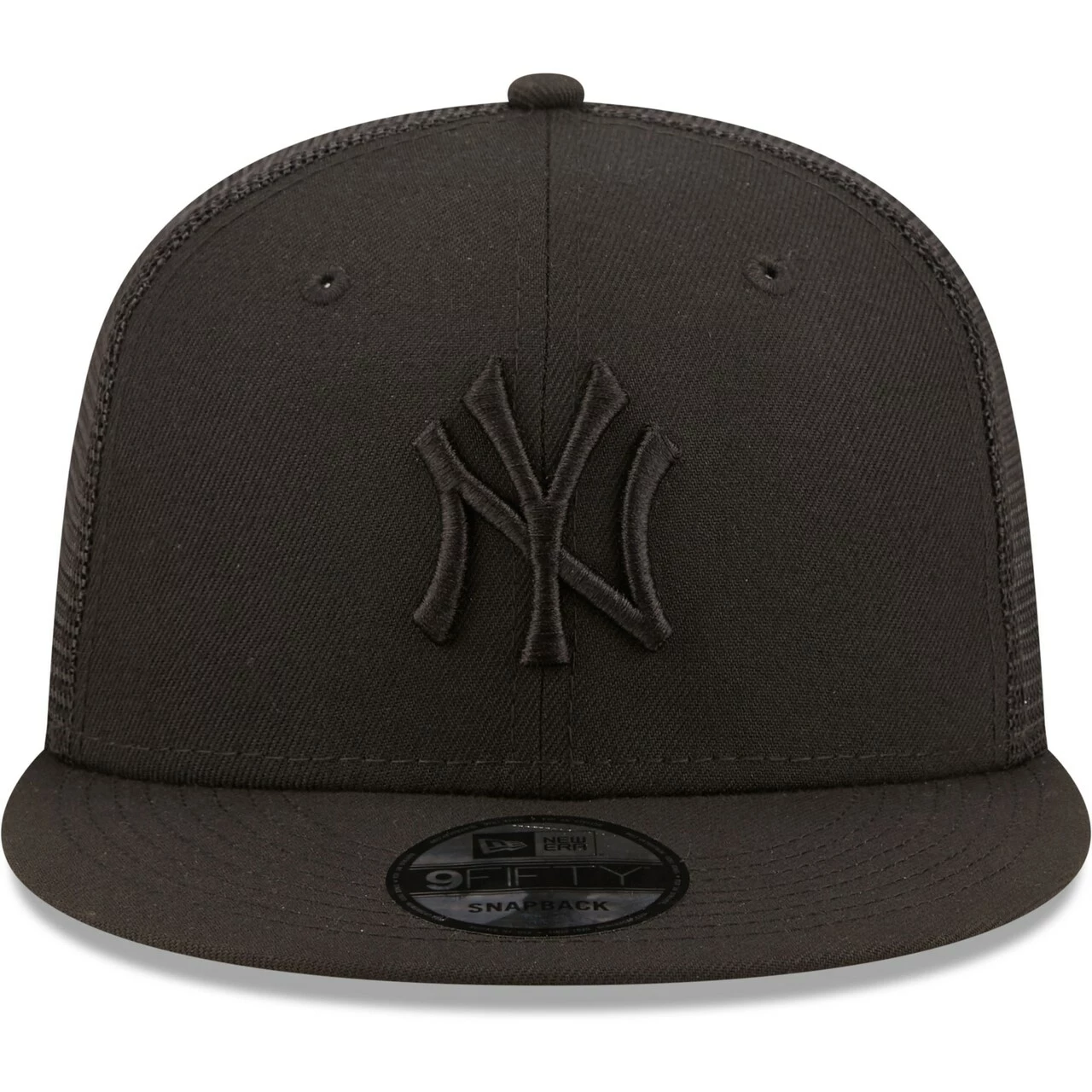 Men's New York Yankees New Era Blackout Trucker 9FIFTY Snapback Hat - Image 2
