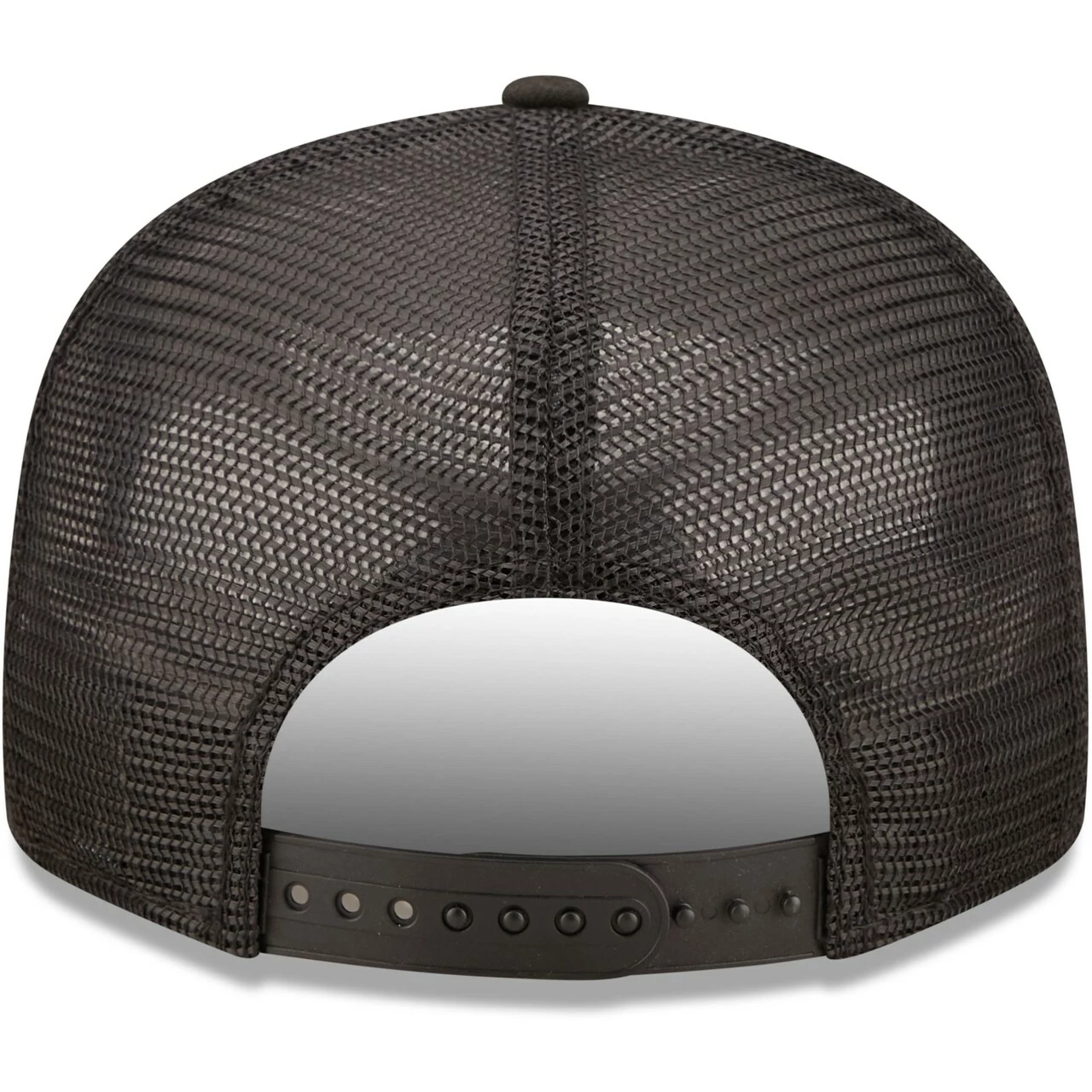 Men's New York Yankees New Era Blackout Trucker 9FIFTY Snapback Hat - Image 4