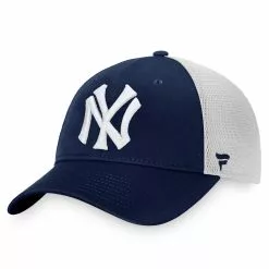 Men's New York Yankees Fanatics Branded Navy/White Cooperstown Collection Core Trucker Snapback Hat