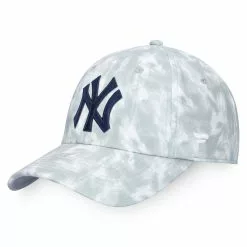 Women's New York Yankees Majestic Gray Smoke-Dye Adjustable Hat